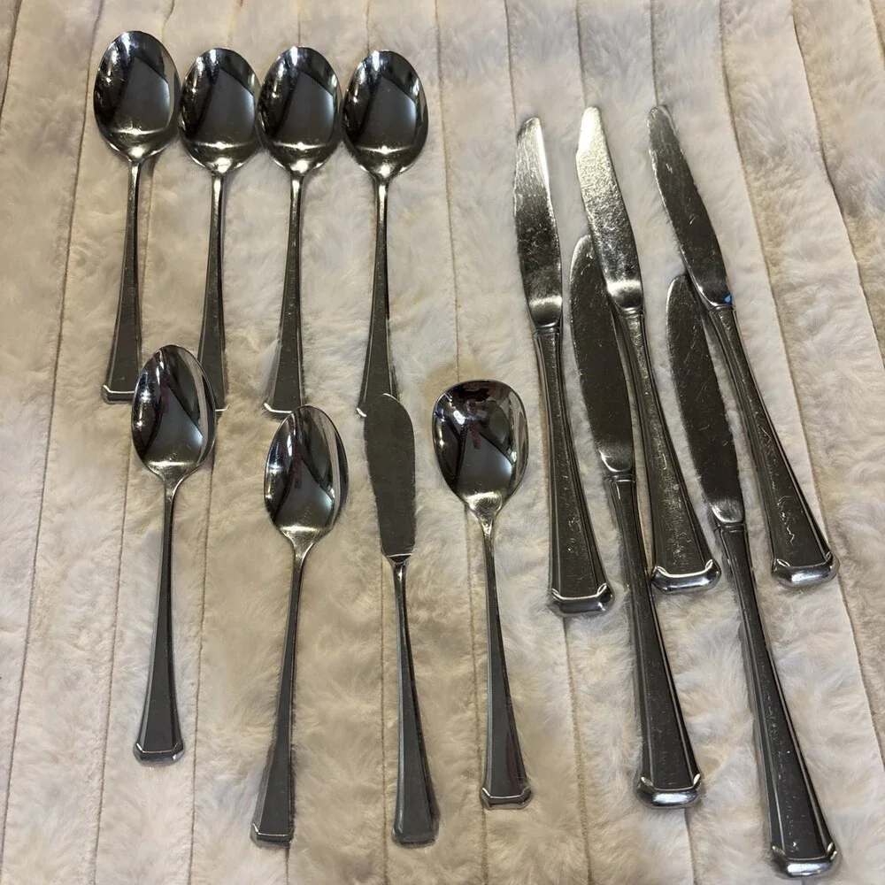 Vintage Oneida Maestro Stainless Flatware SSS Replacement Lot 13 Knives Spoons